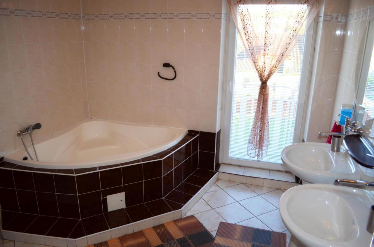 Apartmany Riviera A Chalupa Riviera Liptov, Bešeňová Exteriér fotografie