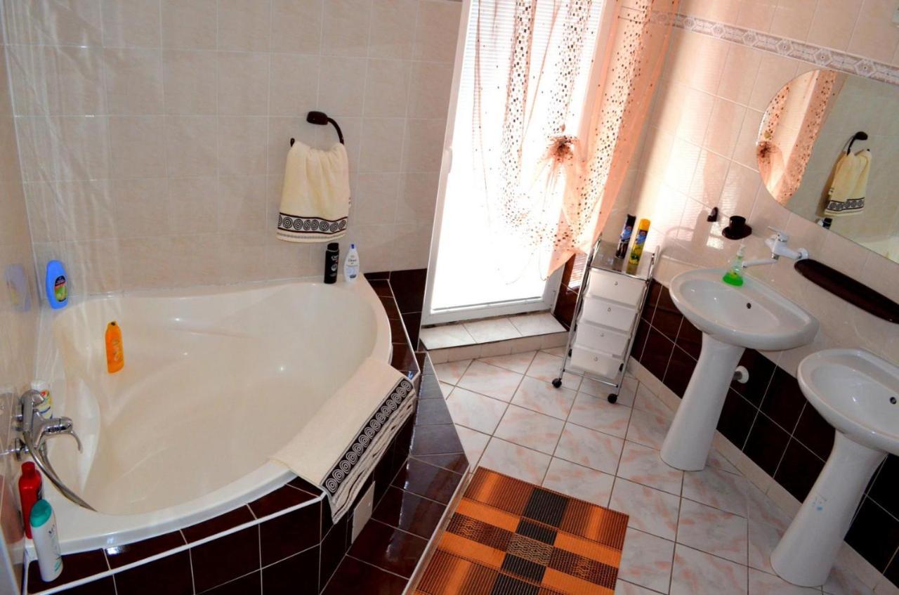 Apartmany Riviera A Chalupa Riviera Liptov, Bešeňová Exteriér fotografie