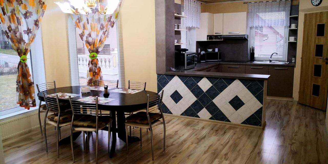 Apartmany Riviera A Chalupa Riviera Liptov, Bešeňová Exteriér fotografie