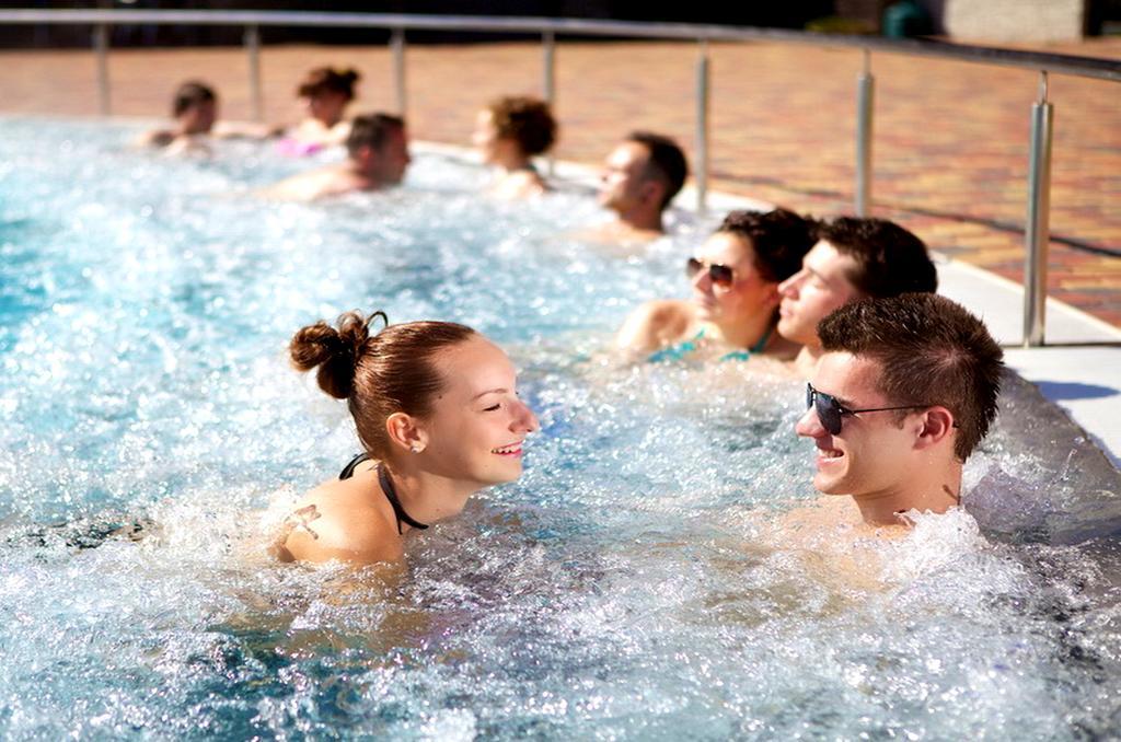 Apartmany Riviera A Chalupa Riviera Liptov, Bešeňová Exteriér fotografie