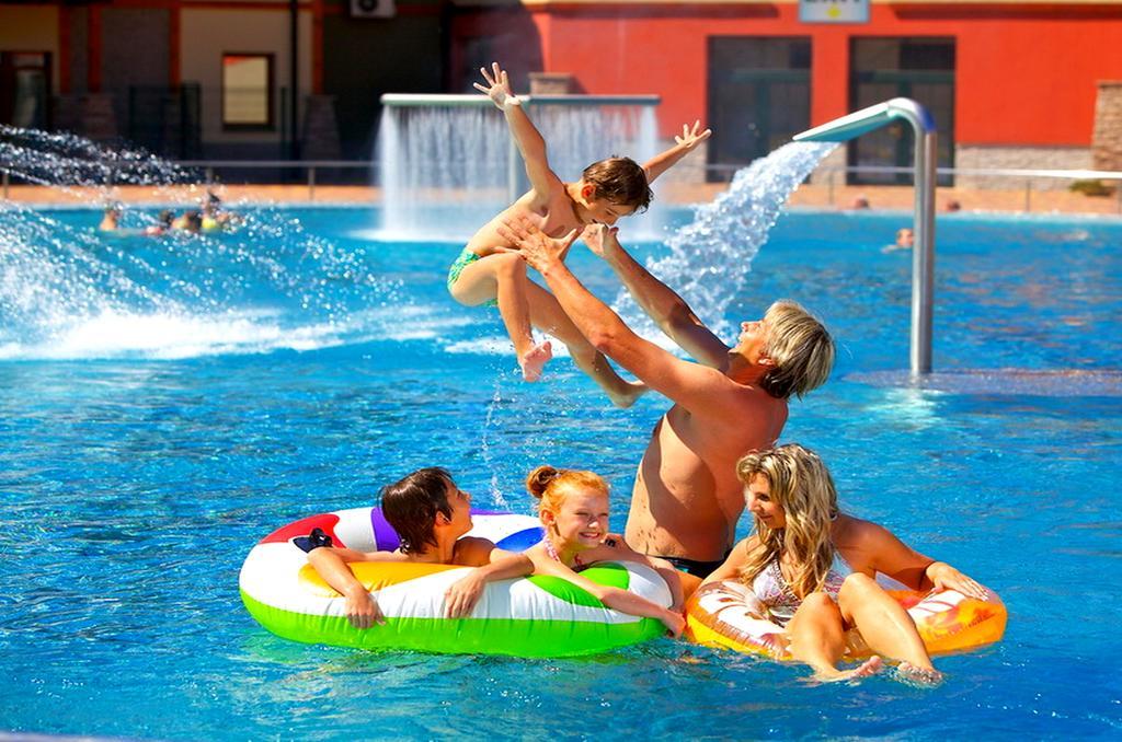 Apartmany Riviera A Chalupa Riviera Liptov, Bešeňová Exteriér fotografie